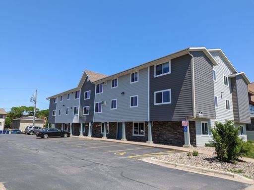 Sparkling New Kitchen with Large Island - 4 Big Bedrooms - 1 SUBLEASER WANTED FOR 2026-2027 SCHOOL YEAR! – photo 1