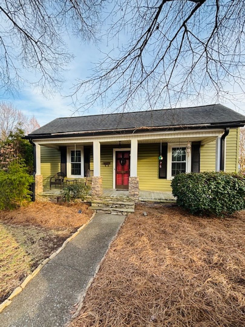 Kannapolis House: 109 S. Rose Ave.