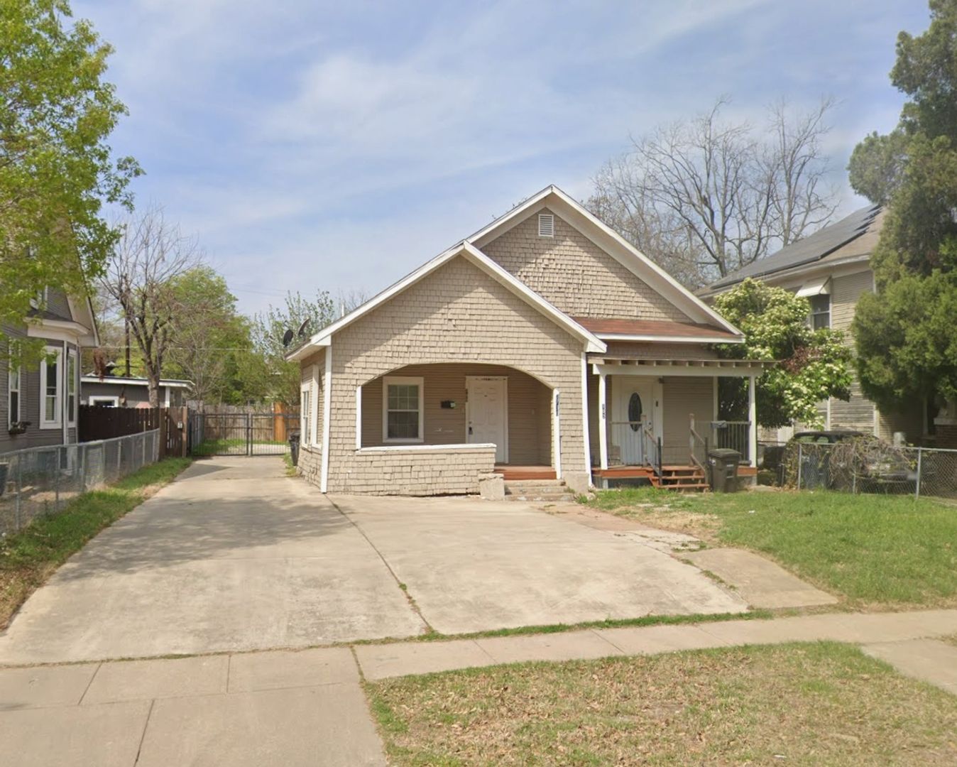 Fort Worth Multiplex: 2730 S Jennings Ave