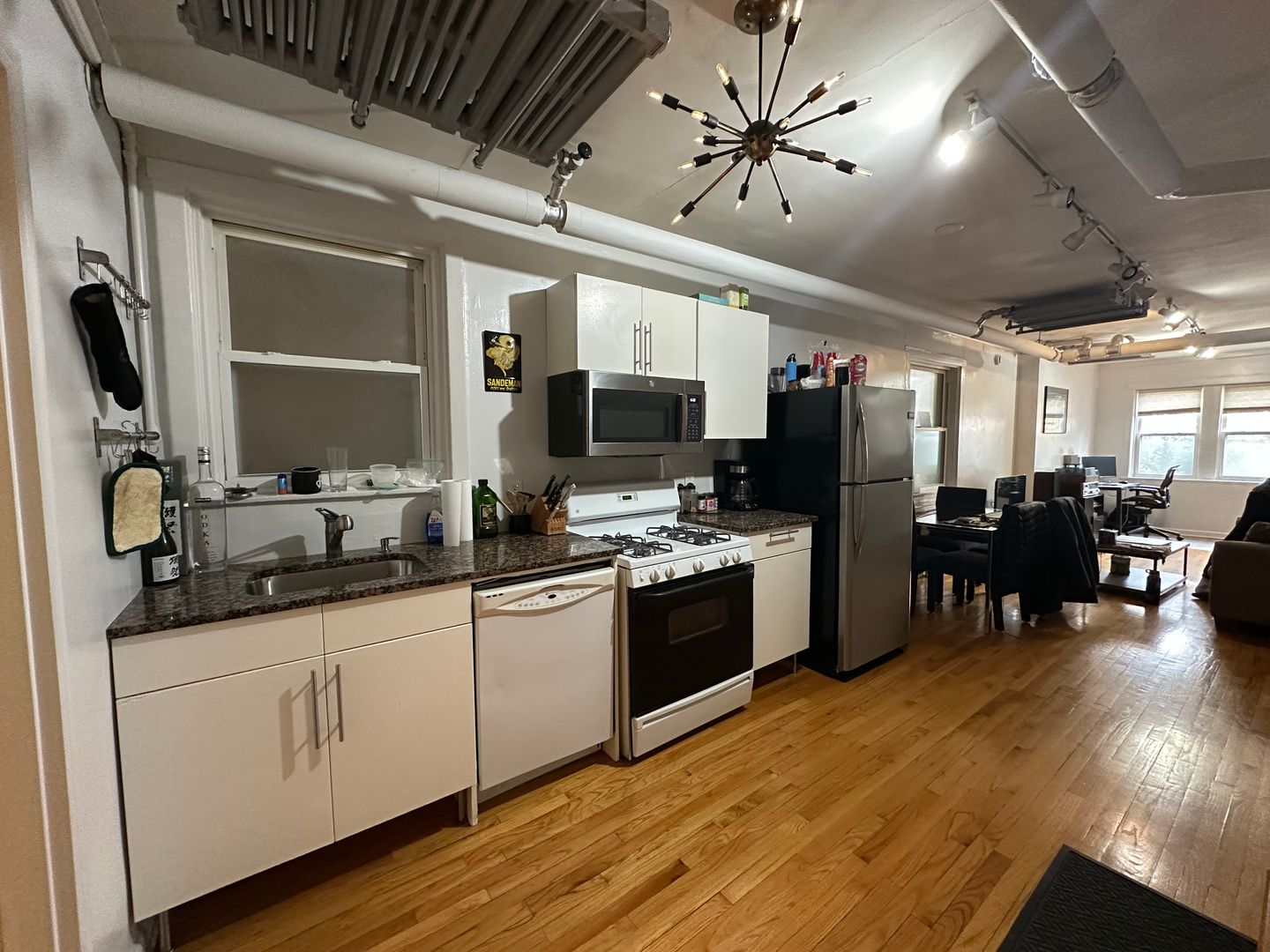 Chicago Apartment: 1920 N Kedzie Ave