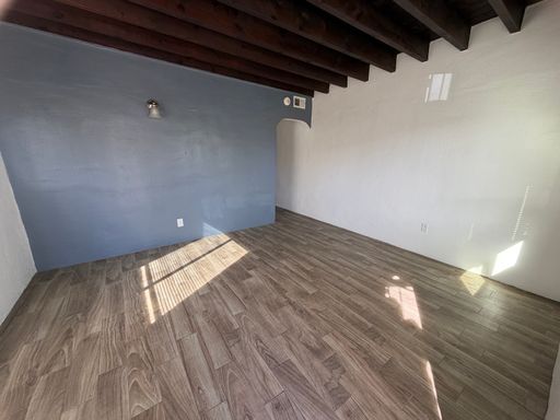 1-Bedroom with Private Backyard – photo 1
