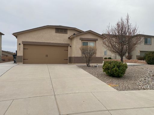 Beautiful 3-Bedroom in Rio Rancho – photo 1