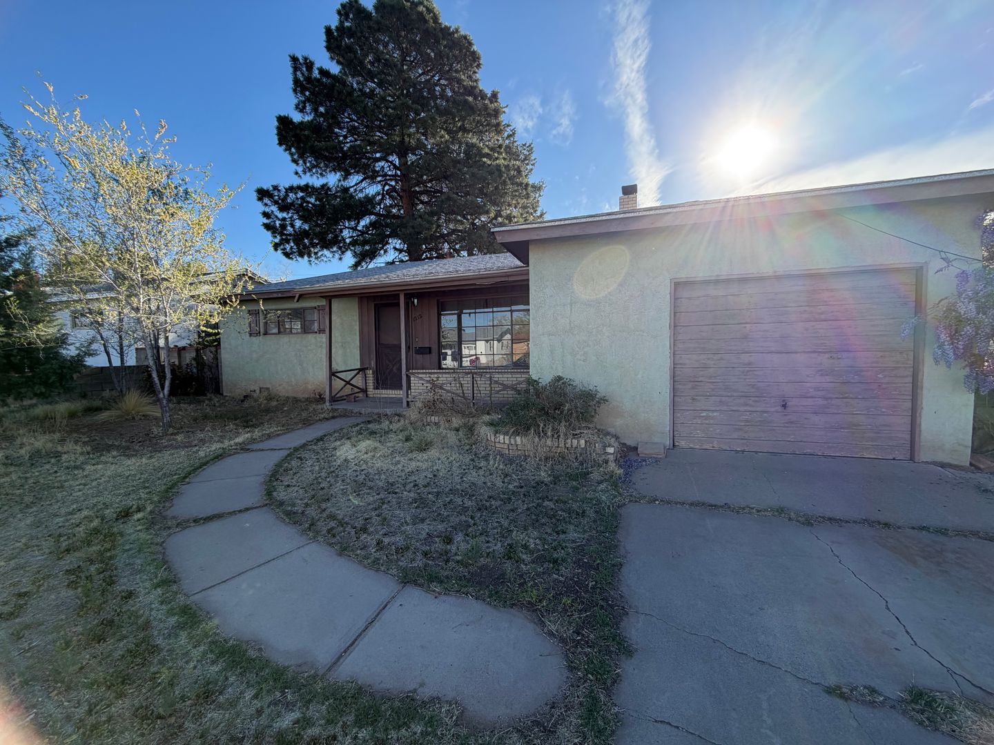 Albuquerque House: 1212 Childers Dr NE