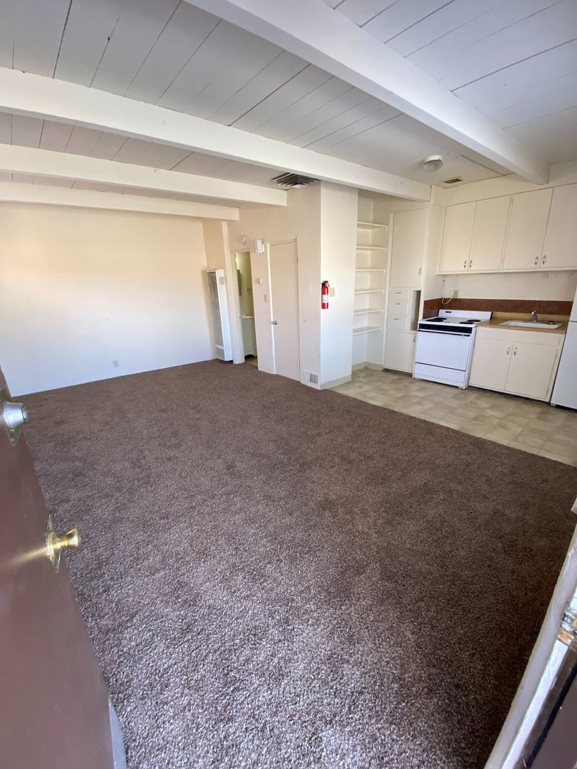 Abq Apartment: 1630 Dr. Martin Luther King Jr. Ave NE