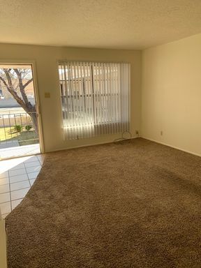 Spacious 1 bedroom - 1/2 First Months Rent – photo 1