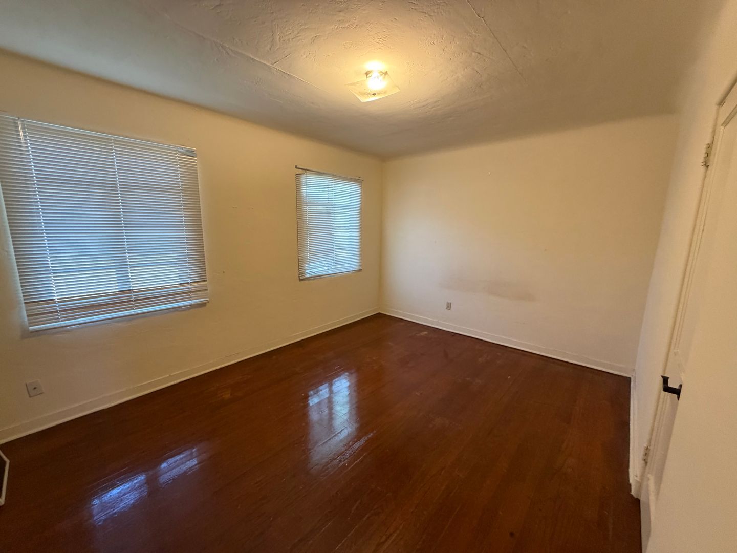 Abq Apartment: 1115 Dr. Martin Luther King Jr. Ave NE