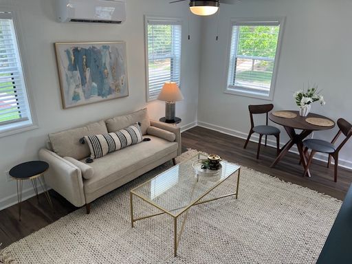 Gorgeous Trinity Avenue 1 Bedroom Apartment for rent – photo 1