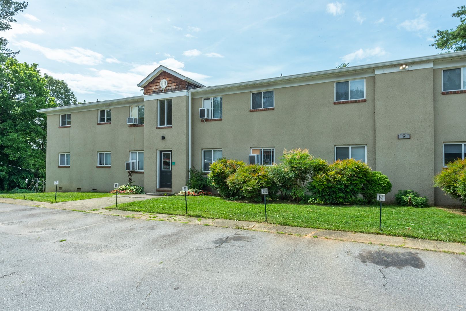 Asheville Apartment: 15 Arden Road