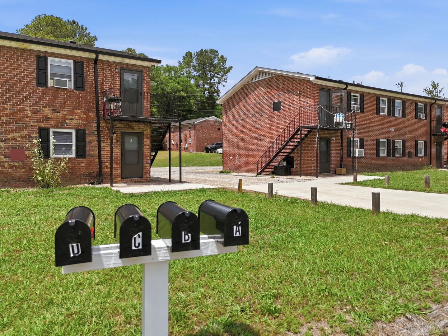 Durham Apartment: 2107 Charles St and S. Roxboro