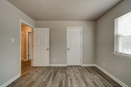 Listing photo thumbnail