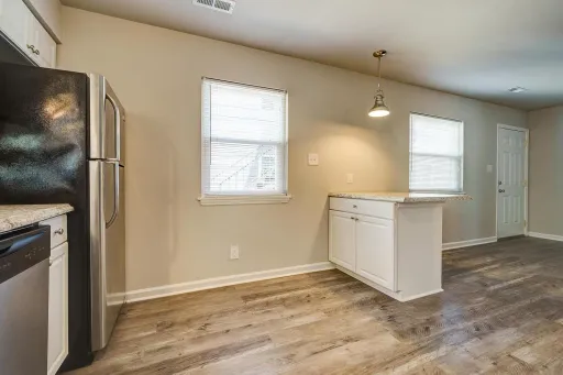 Listing photo thumbnail