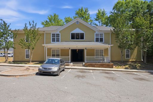 Affordable 3 bedroom apartment in downtown Durham. – photo 1