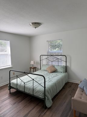 Listing photo thumbnail