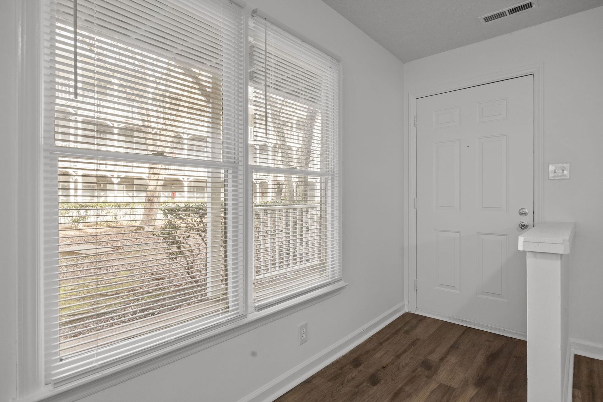 Durham Apartment: 2916-2918 Chapel Hill Road