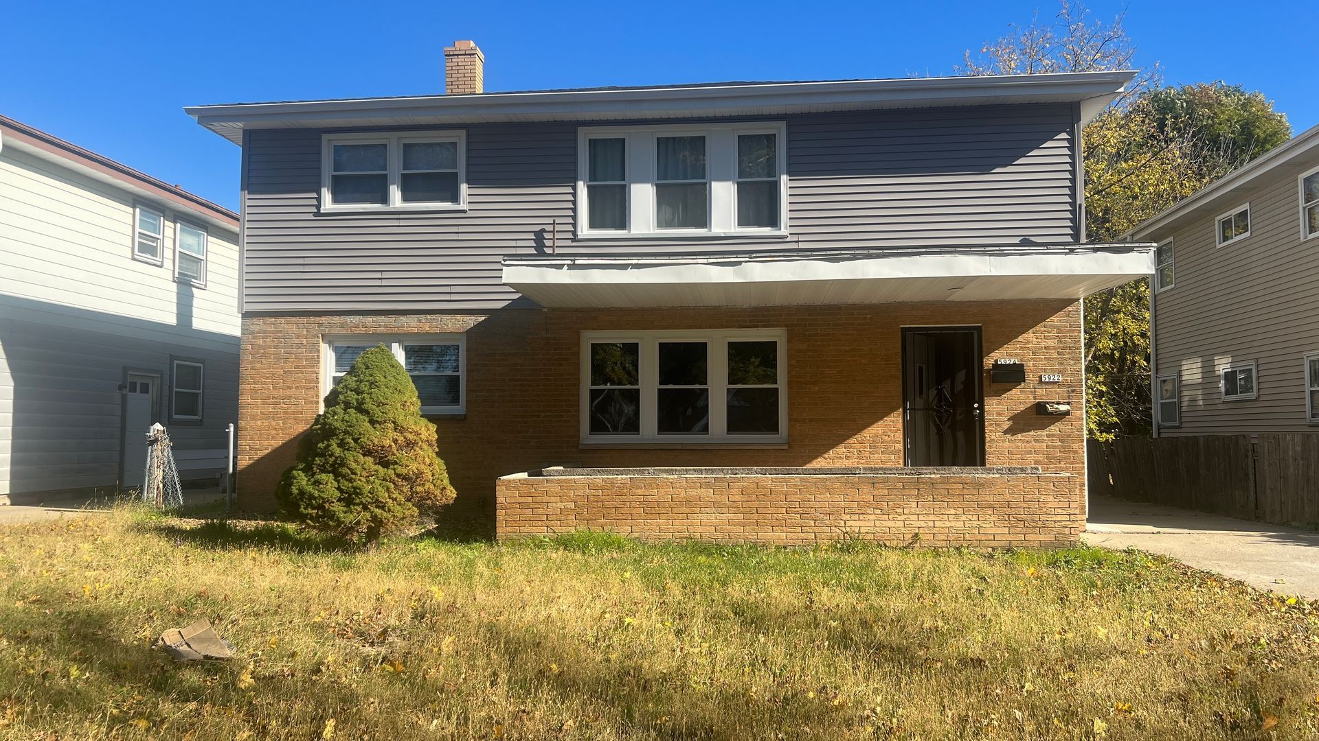 Milwaukee Apartment: 5922-24 N 84th St