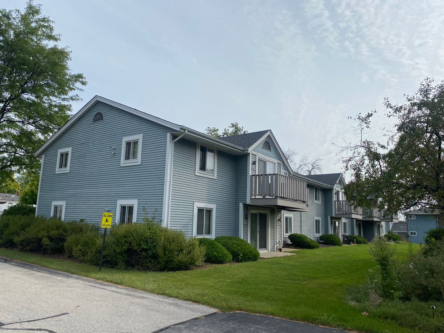 Menomonee Falls Apartment: N89W15750 W. Main street