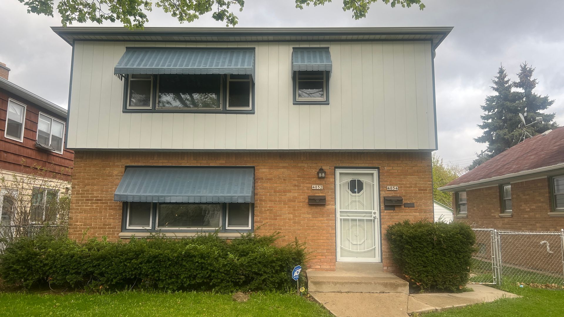 Milwaukee Apartment: 4052-54 N 85th Street