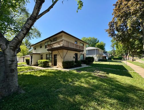 Spacious 3 Bed / 1 Bath - LOWER Unit | Dining Room + Appliances + Laundry Hook/Ups + (1) Garage Space – photo 1