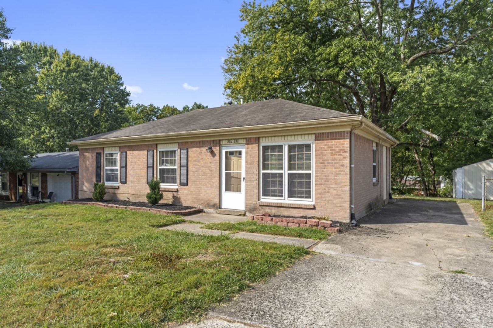 Louisville House: 8210 Candelabrum Place