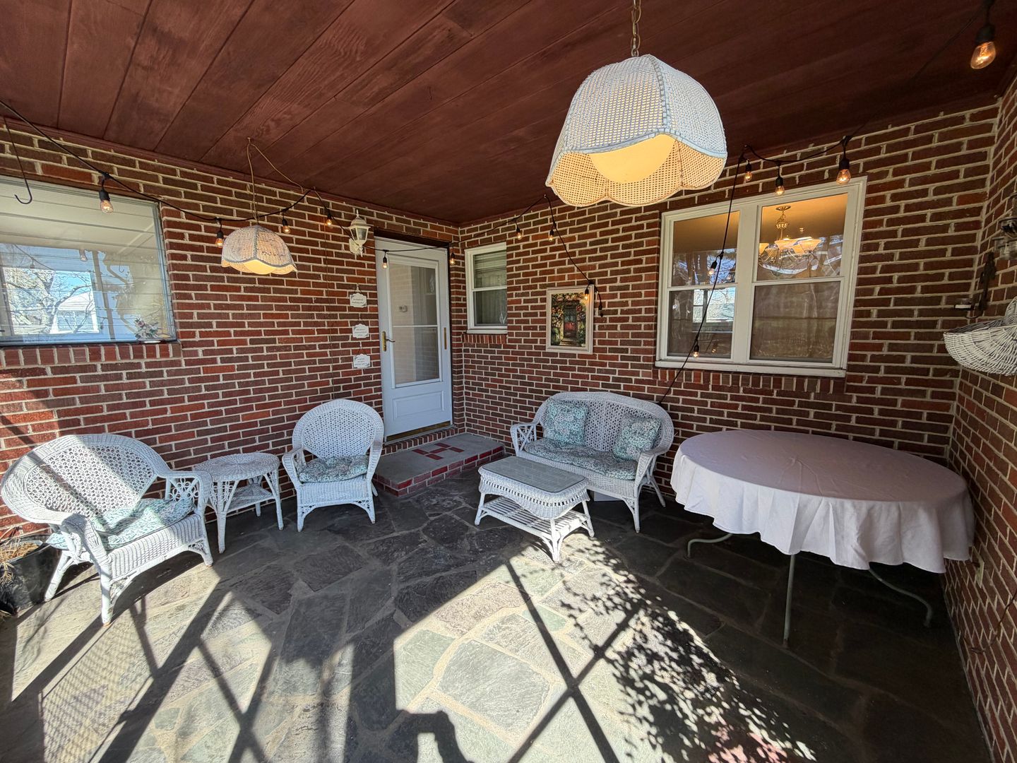 Pittsfield House: 138 Sampson Parkway