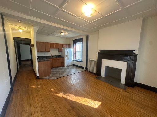 North End Apartment - HEAT & HOT WATER INCLUDED!!!