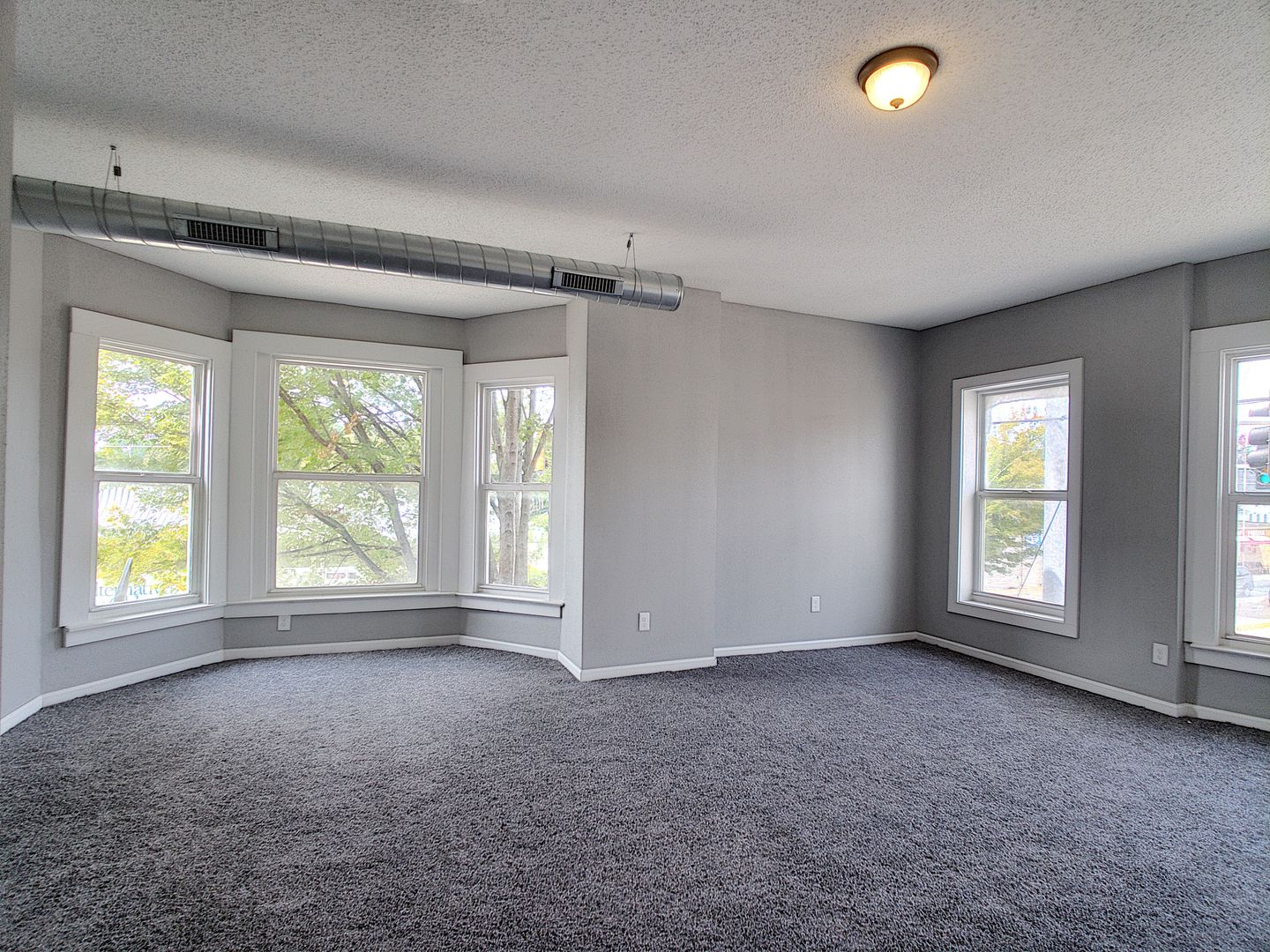 Moline Apartment: 702-704 18th Avenue
