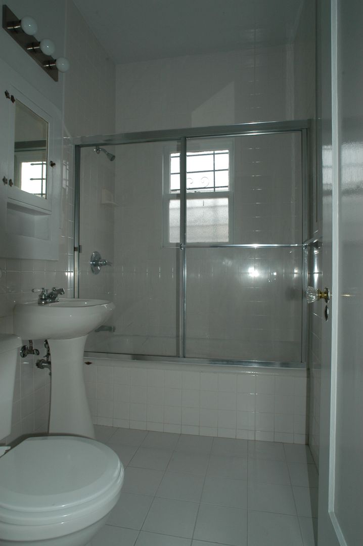 Berkeley Apartment: 2058 Curtis St.