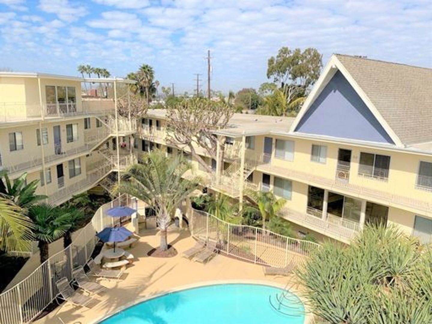 SEAL BEACH Apartment: 350 MARINA DR