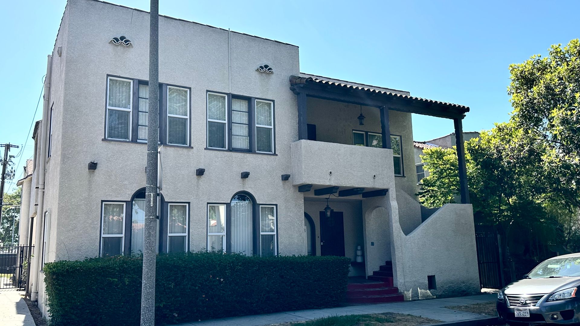 Long Beach Apartment: 2516 Cedar Ave #A