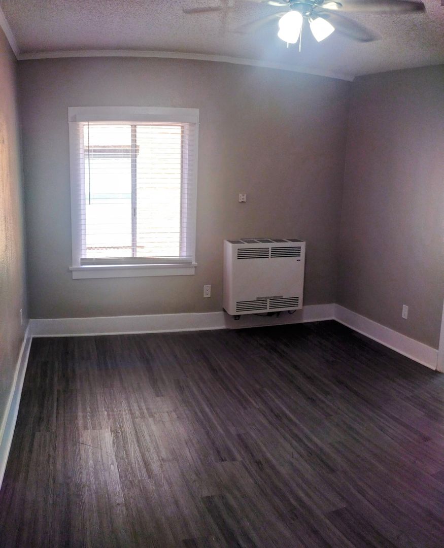 Long Beach Apartment: 632-638 W 8th St.