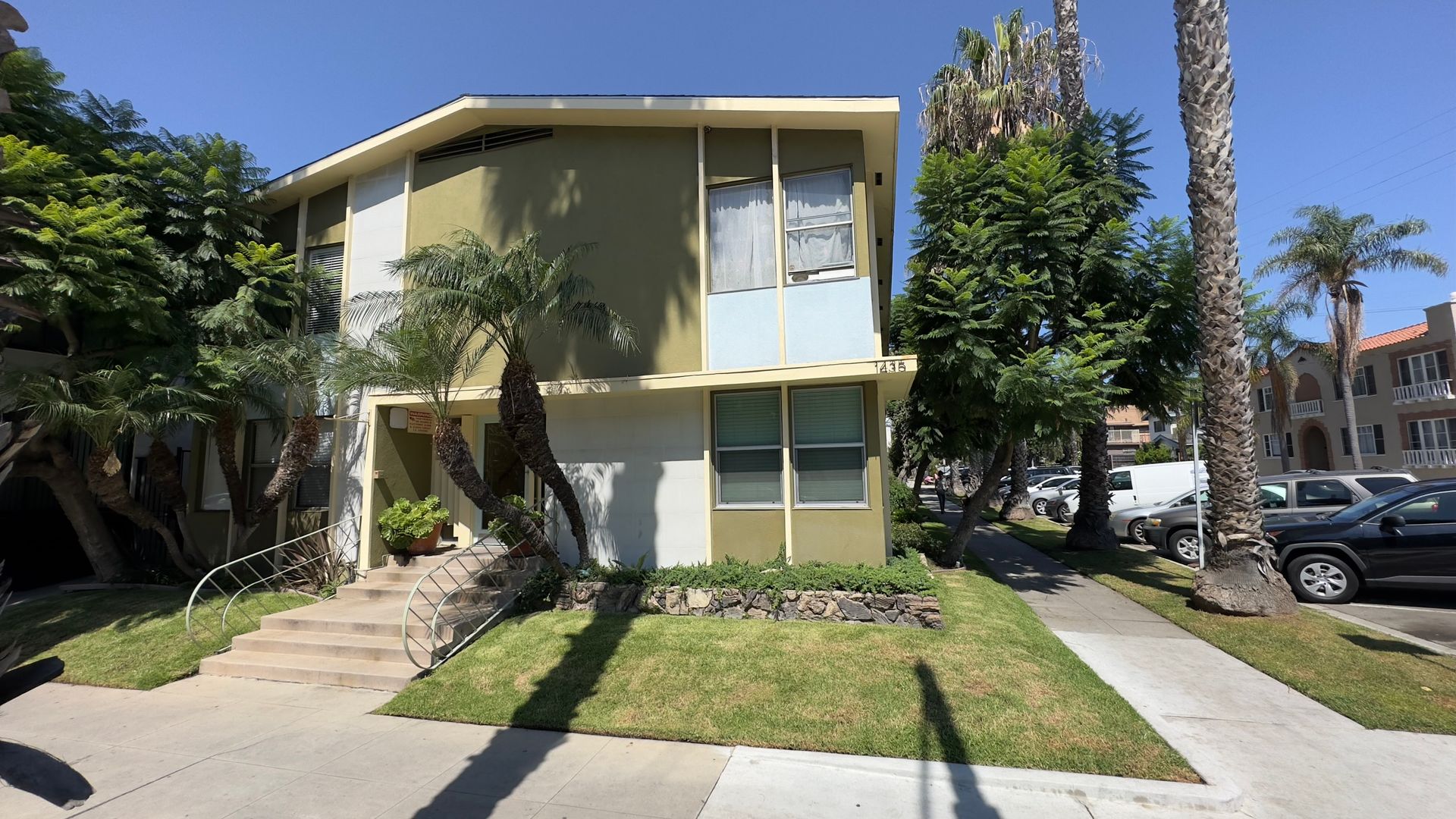 LONG BEACH Apartment: 1435 E OCEAN BLVD