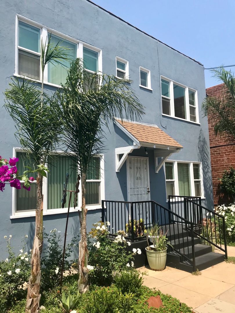 LONG BEACH Apartment: 135 W 5th ST