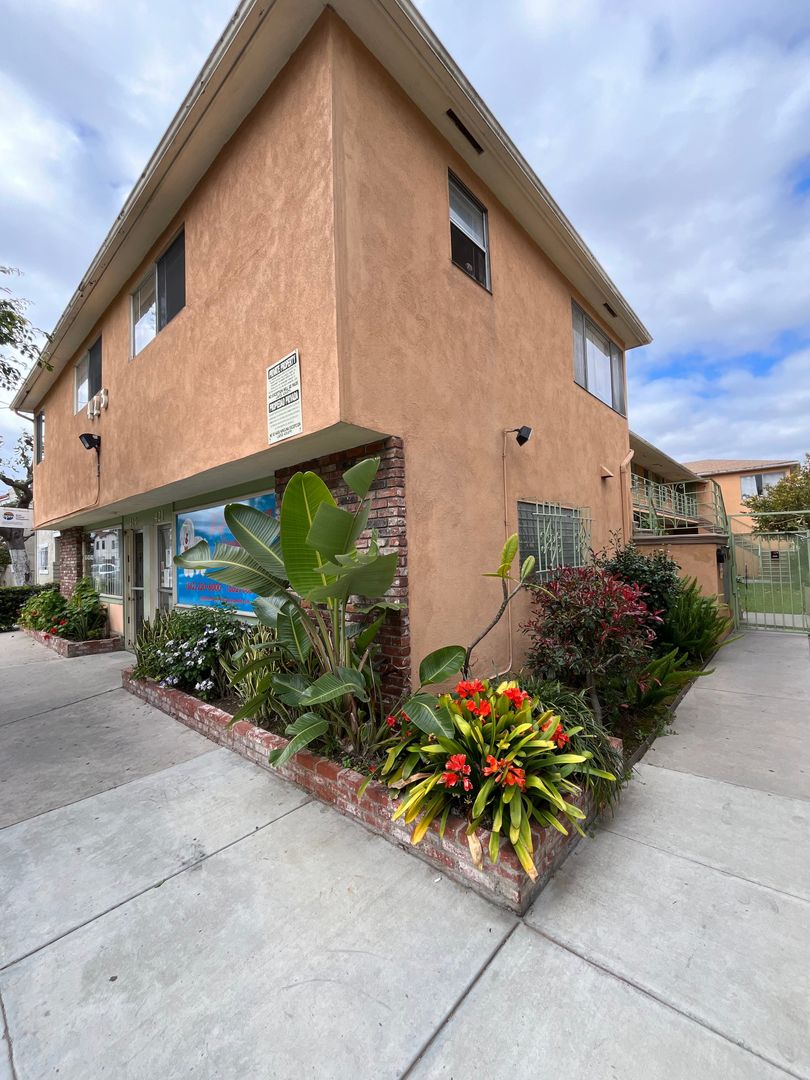 LONG BEACH Apartment: 419-423 ORANGE AVE
