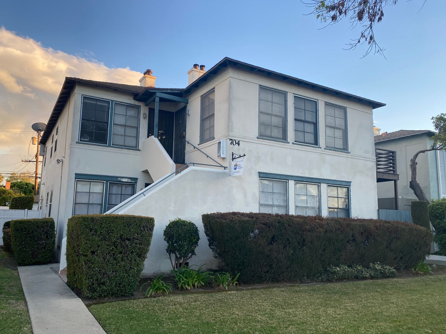 LONG BEACH Apartment: 704 E. SAN ANTONIO DR