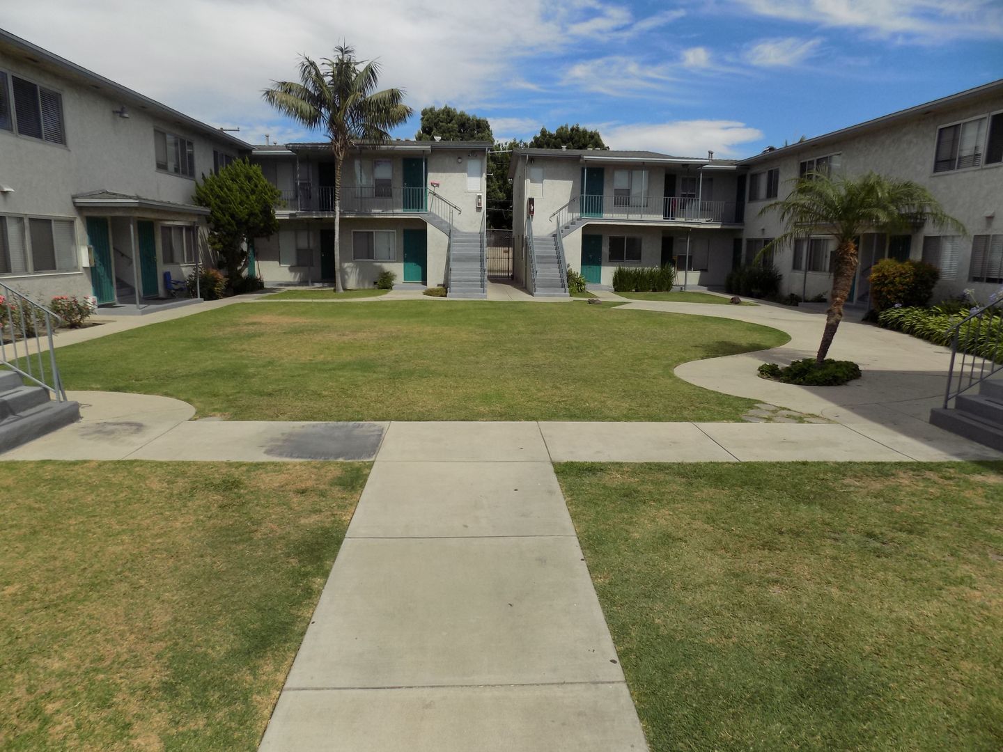 LONG BEACH Apartment: 6290 CHERRY AVE. #4