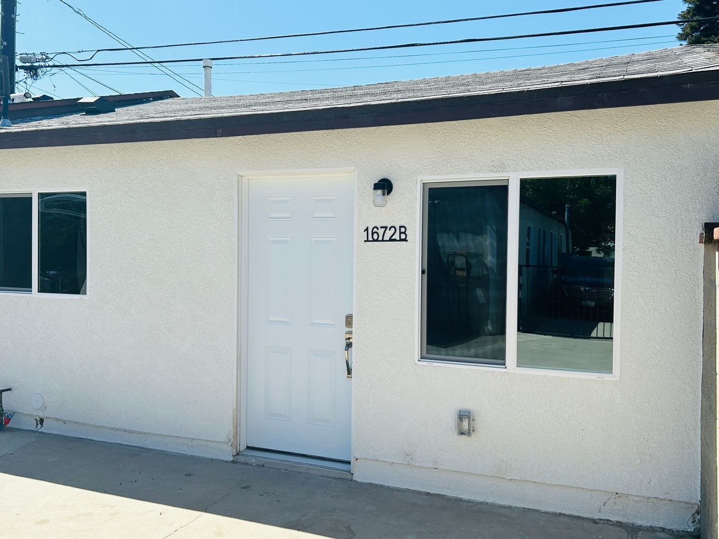 Long Beach Apartment: 1672 E. 56th St.