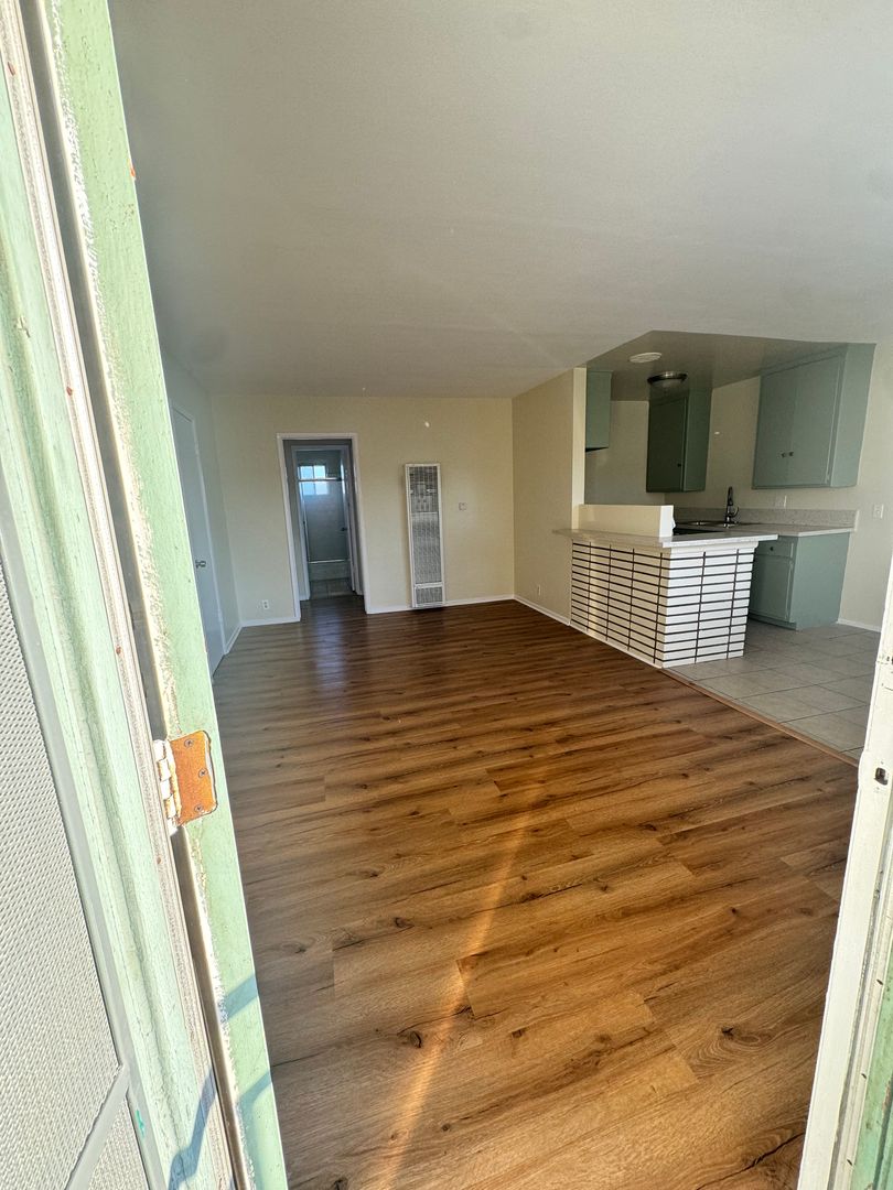 LONG BEACH Apartment: 6280 CHERRY AVE. #12