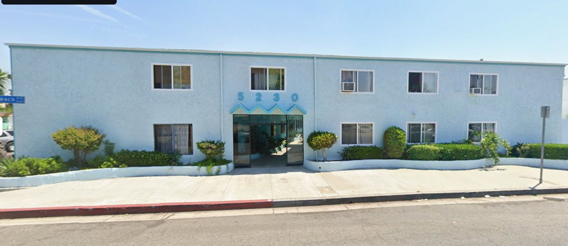 Long Beach Apartment: 5230 Long Beach Blvd