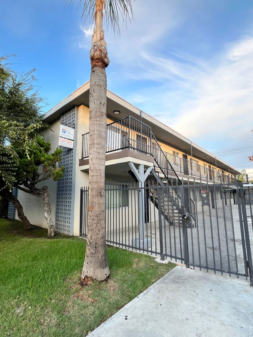 LONG BEACH Apartment: 1604 HENDERSON AVE #6