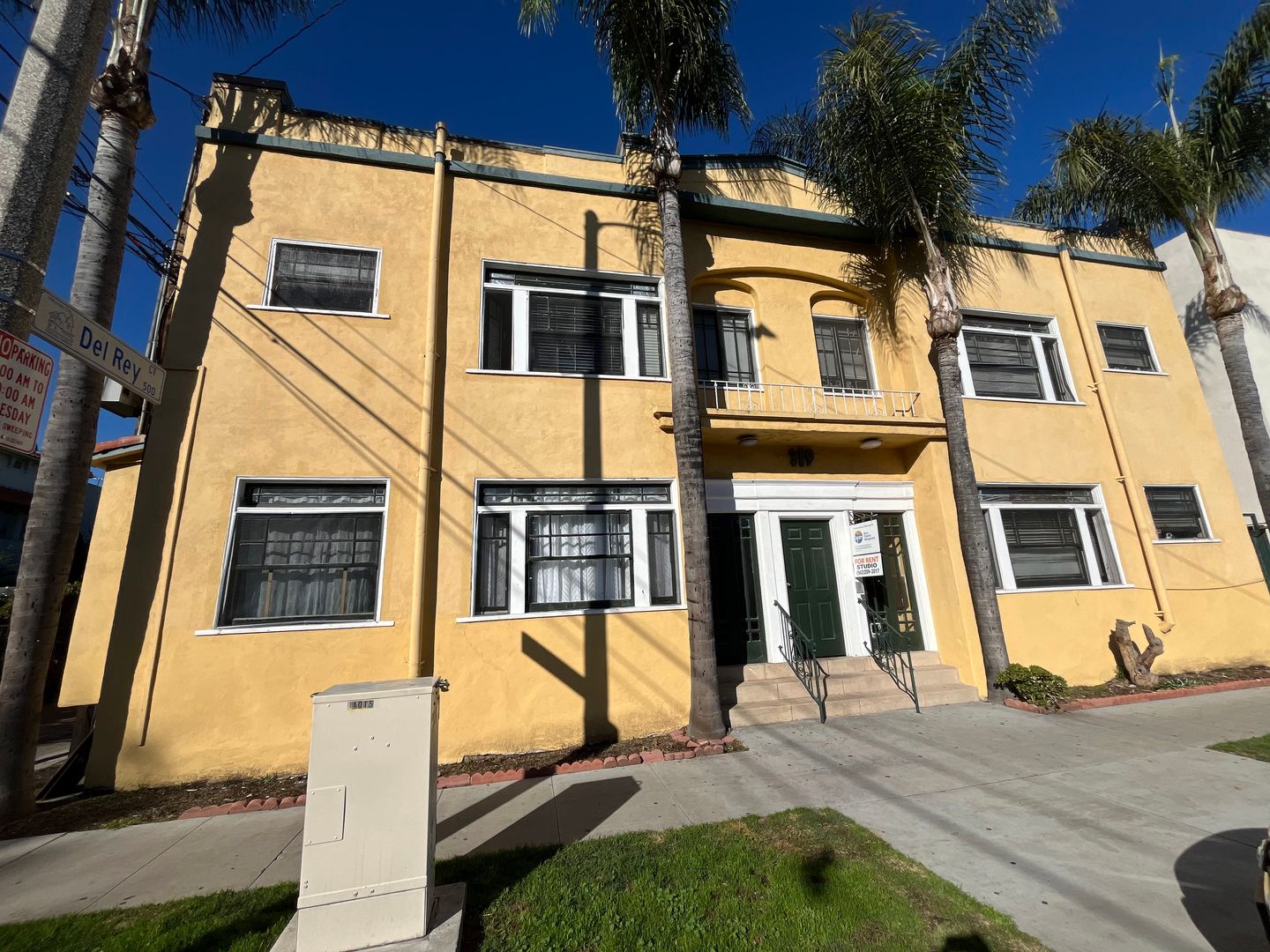 LONG BEACH Apartment: 319 W 5th ST