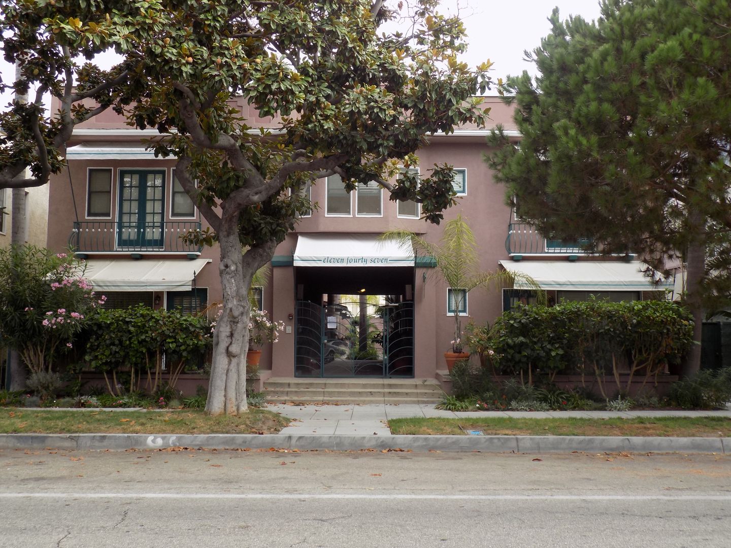 LONG BEACH Apartment: 1143-1151 E 3rd ST