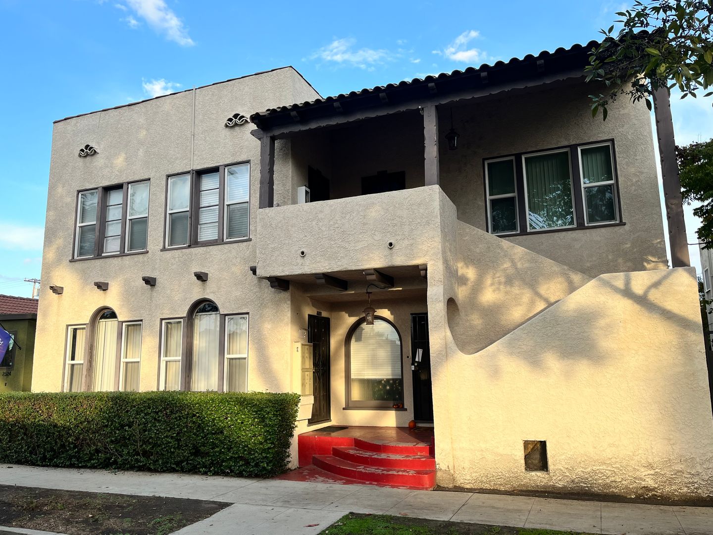 Long Beach Apartment: 2516 Cedar Ave #A