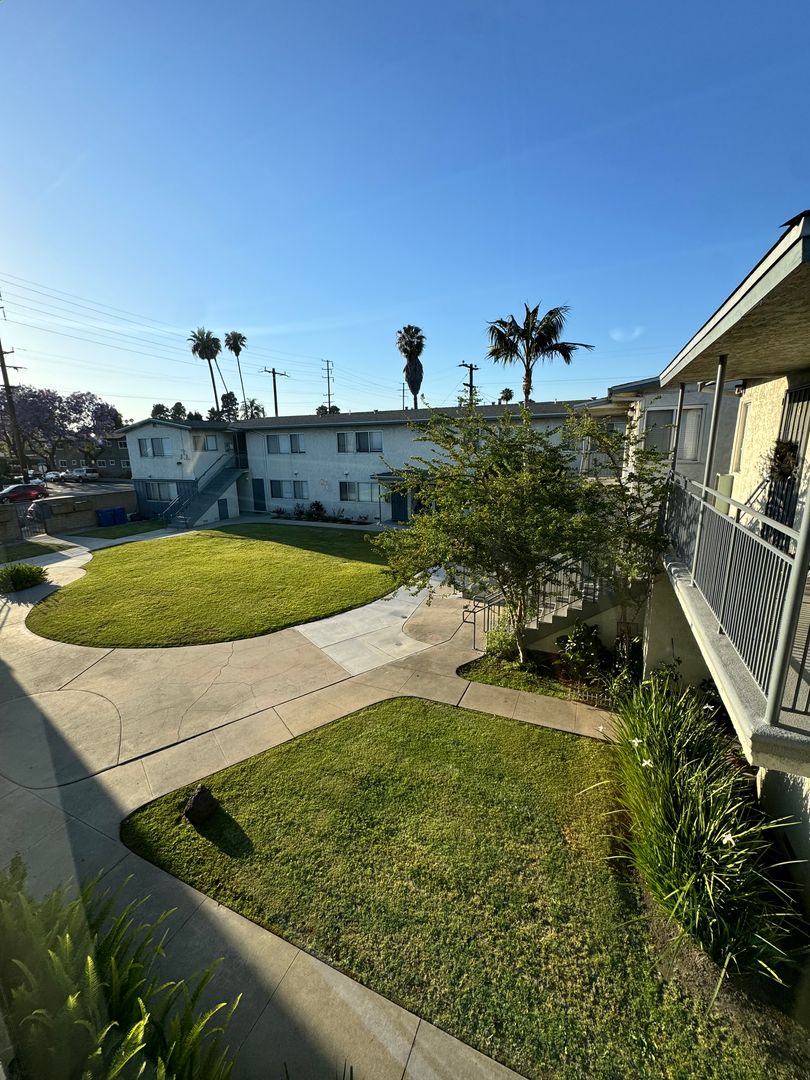 LONG BEACH Apartment: 6280 CHERRY AVE. #12