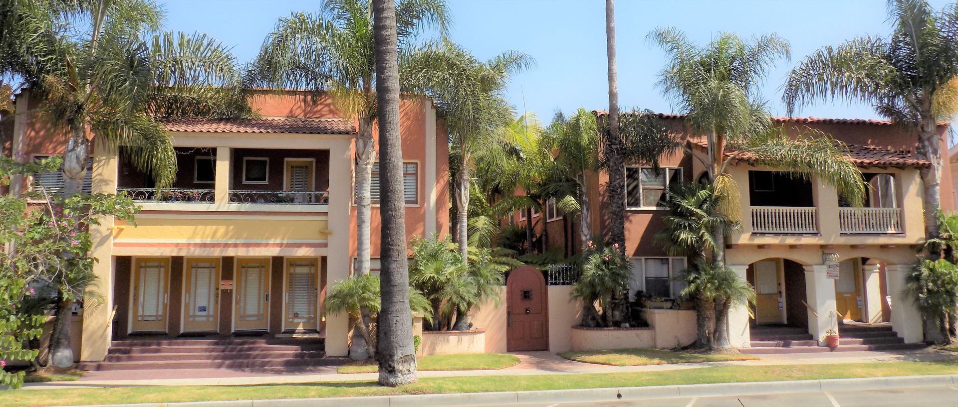 LONG BEACH Apartment: 1127 1st ST