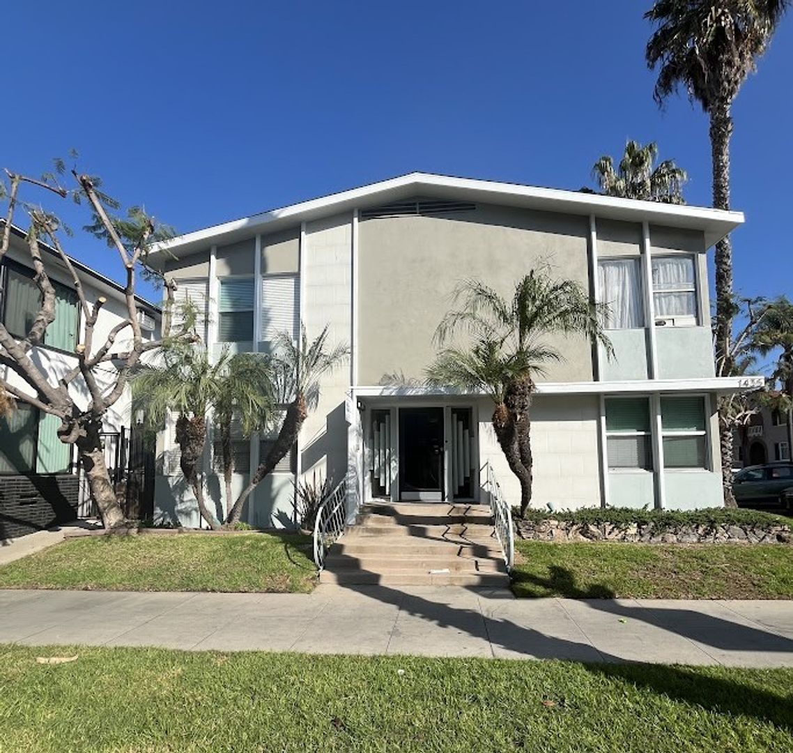 LONG BEACH Apartment: 1435 E OCEAN BLVD