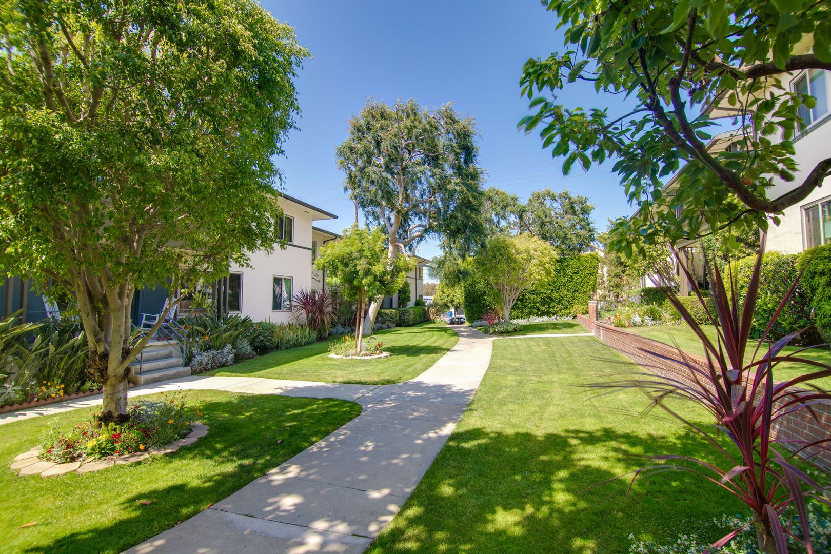 Los Angeles Apartment: 3129-3143 Overland Avenue