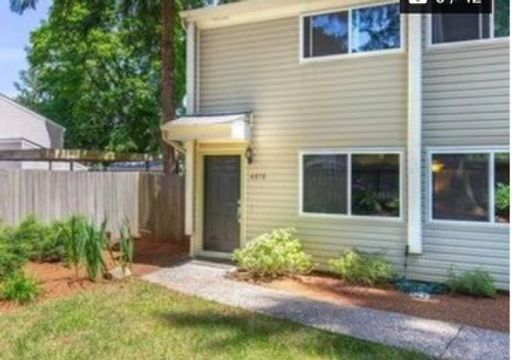 Townhome Style Duplex with Fenced Back Yard – photo 1