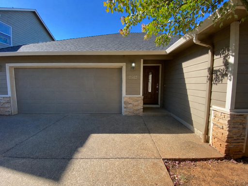 Beautiful Three Bedroom Home- Southeast Salem – photo 1