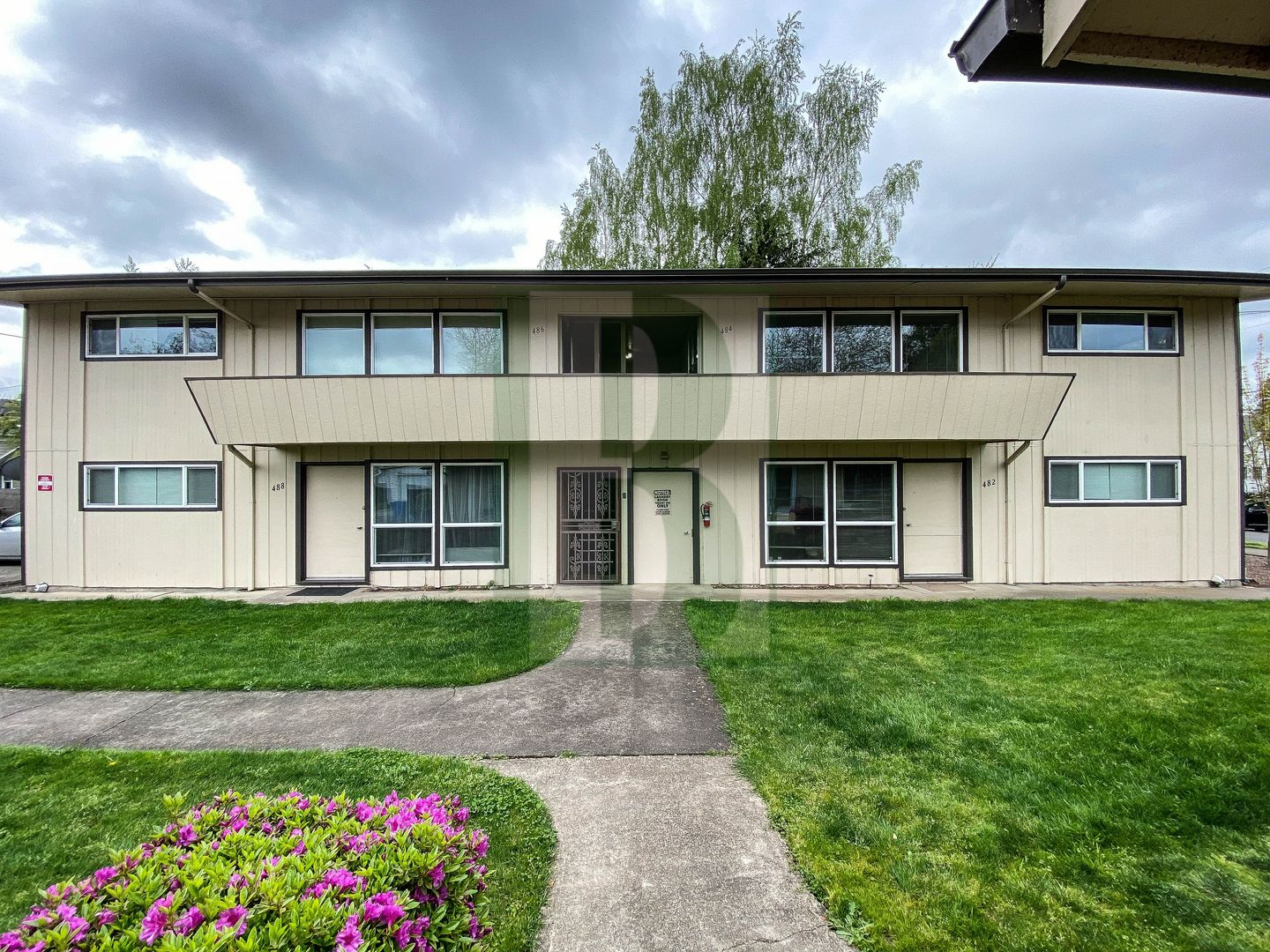 Salem Apartment: 482-494 18th St NE