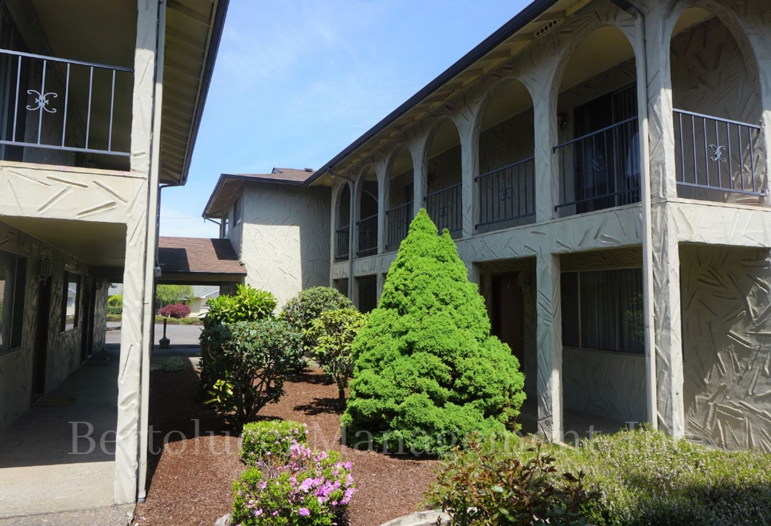 Keizer Apartment: 4590-4596 Verda Ln & 1652-1662 Chelan St NE